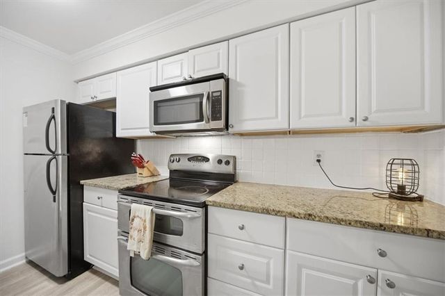 32 Arpege Way NW 32, Atlanta, GA 30327
