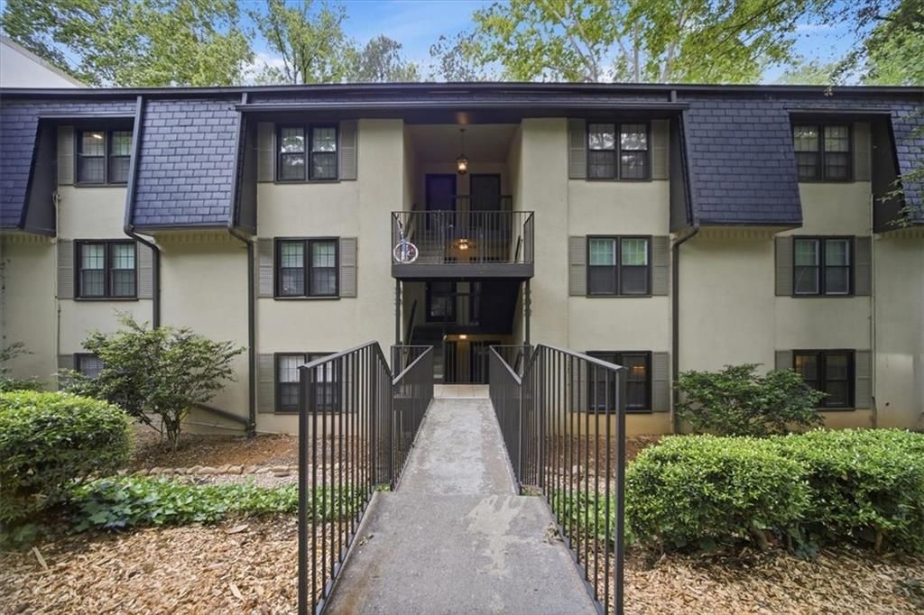 32 Arpege Way NW 32, Atlanta, GA 30327