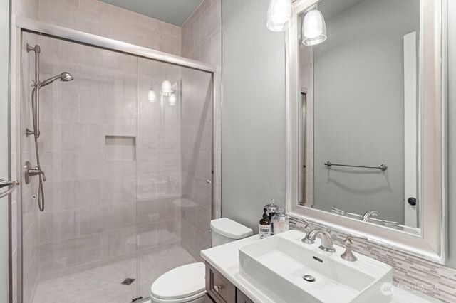 29208 327th Way SE, Ravensdale, WA 98051