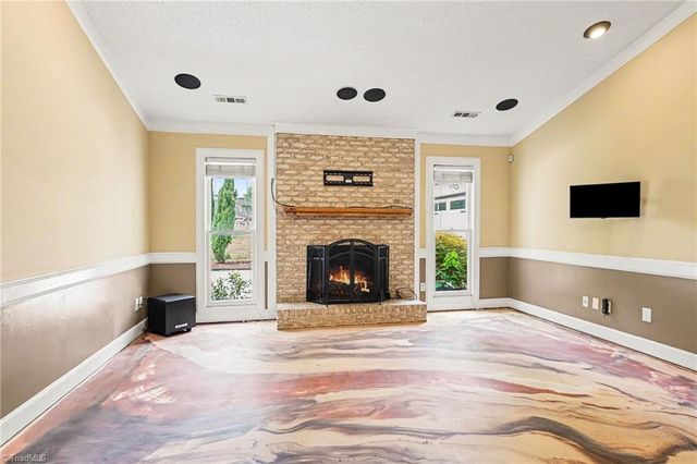916 Spring Hill Court, Kernersville, NC 27284