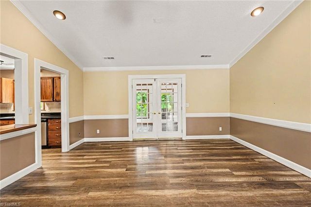 916 Spring Hill Court, Kernersville, NC 27284