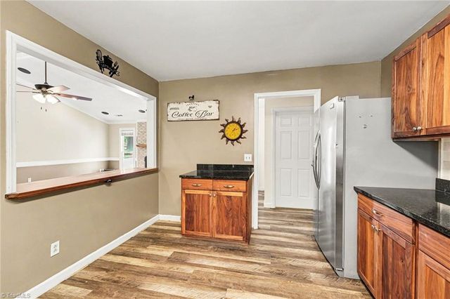 916 Spring Hill Court, Kernersville, NC 27284