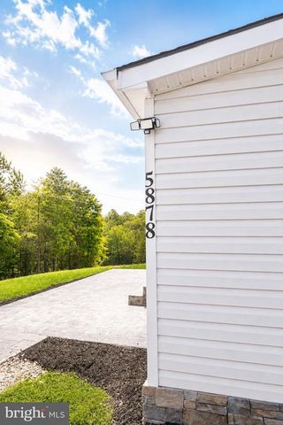 5878 N SEMINOLE TRL, Brightwood, VA 22715