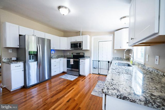 5878 N SEMINOLE TRL, Brightwood, VA 22715