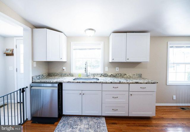 5878 N SEMINOLE TRL, Brightwood, VA 22715