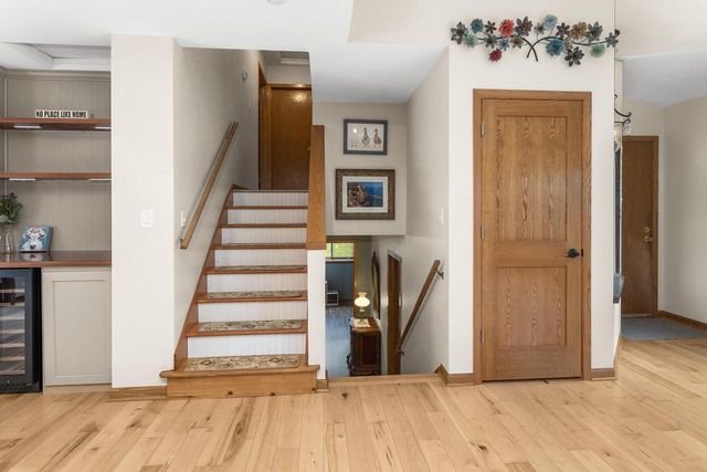 N28W22352 Foxwood LANE, Waukesha, WI 53186