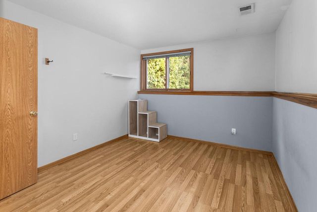 N28W22352 Foxwood LANE, Waukesha, WI 53186