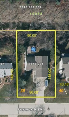 N28W22352 Foxwood LANE, Waukesha, WI 53186