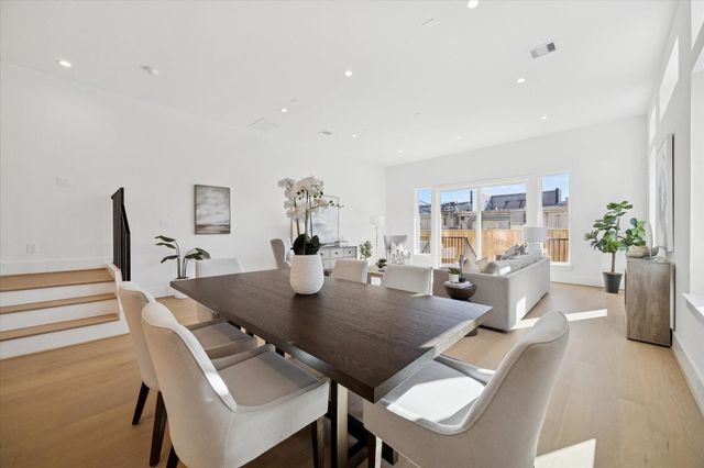 1520 W 21st St A, Houston, TX 77008