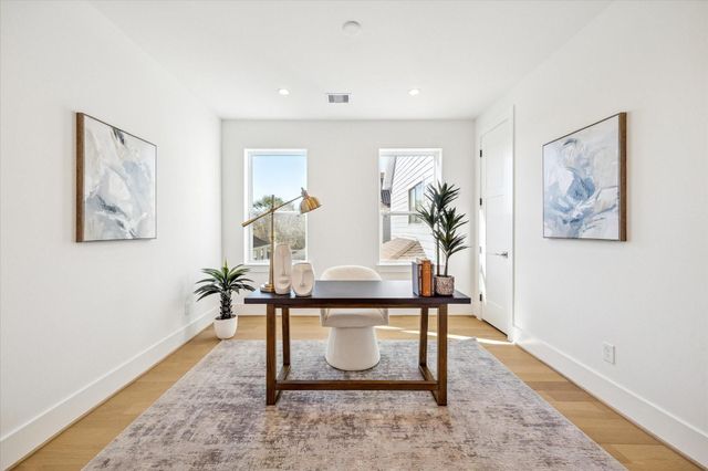 1520 W 21st St A, Houston, TX 77008