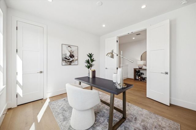 1520 W 21st St A, Houston, TX 77008