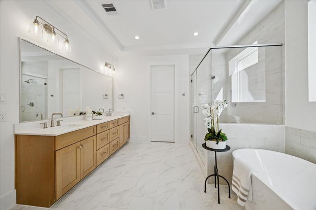 1520 W 21st St A, Houston, TX 77008