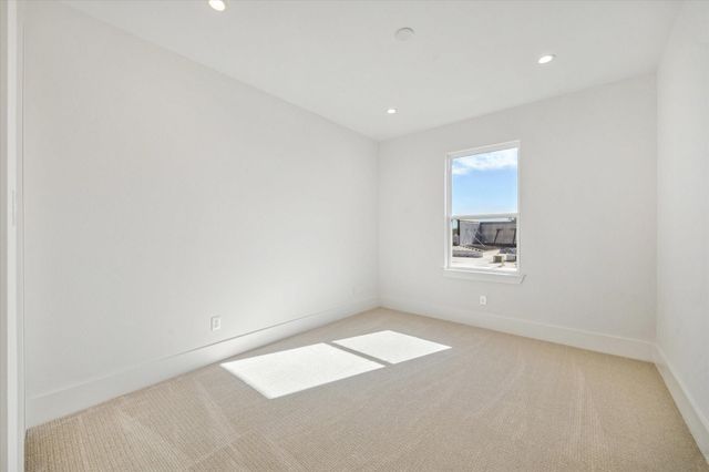 1520 W 21st St A, Houston, TX 77008