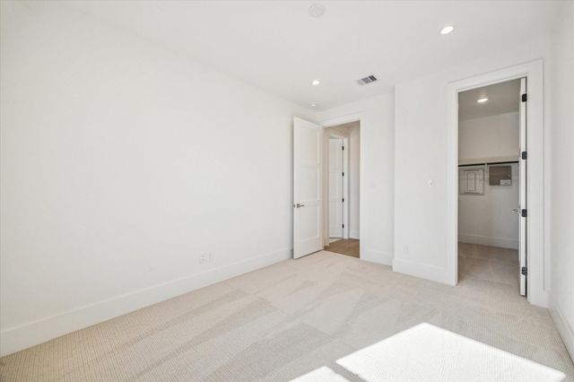 1520 W 21st St A, Houston, TX 77008