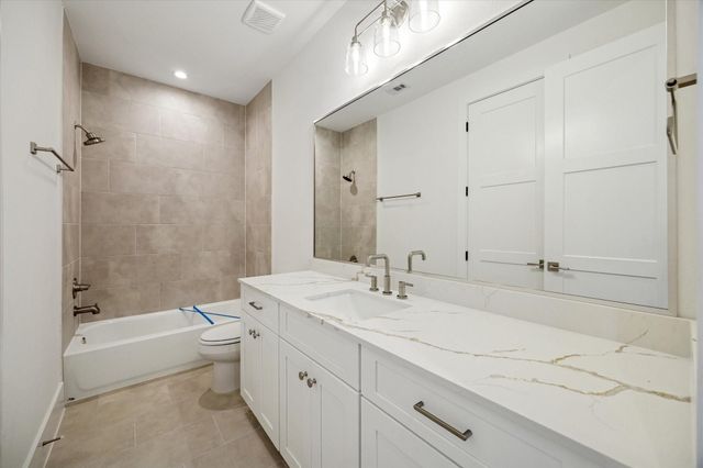 1520 W 21st St A, Houston, TX 77008