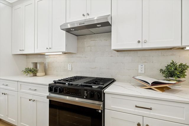 1520 W 21st St A, Houston, TX 77008