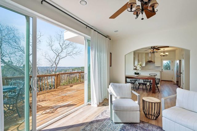 8101 Breeze WAY, Jonestown, TX 78645