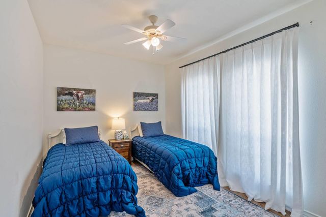 8101 Breeze WAY, Jonestown, TX 78645