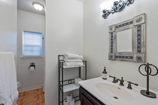 8101 Breeze WAY, Jonestown, TX 78645