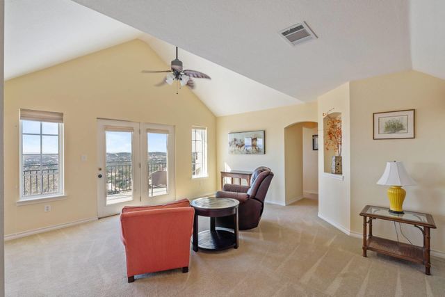 8101 Breeze WAY, Jonestown, TX 78645