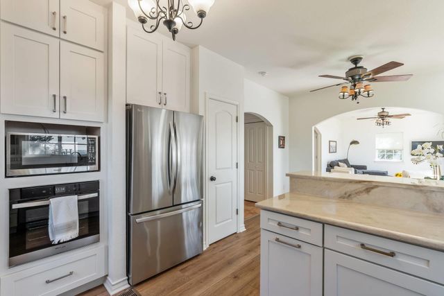 8101 Breeze WAY, Jonestown, TX 78645