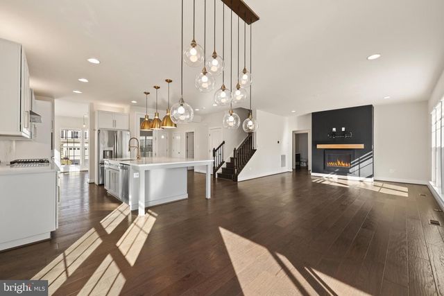 9587 KIMBLETON HALL LOOP, Manassas Park, VA 20111