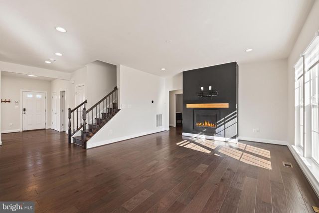 9587 KIMBLETON HALL LOOP, Manassas Park, VA 20111