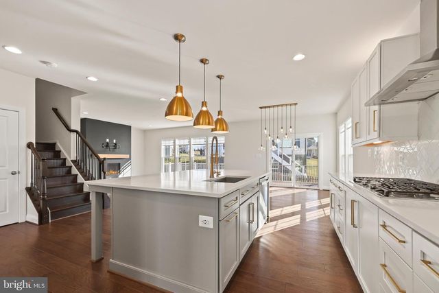 9587 KIMBLETON HALL LOOP, Manassas Park, VA 20111