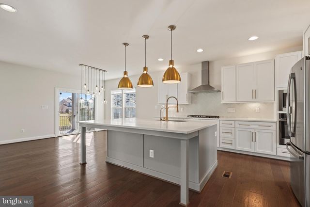 9587 KIMBLETON HALL LOOP, Manassas Park, VA 20111