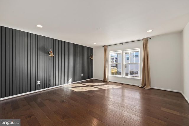 9587 KIMBLETON HALL LOOP, Manassas Park, VA 20111