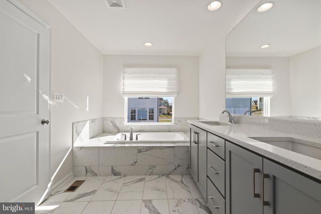 9587 KIMBLETON HALL LOOP, Manassas Park, VA 20111