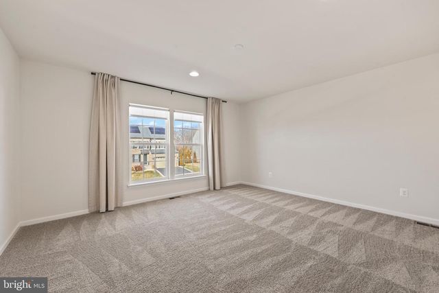 9587 KIMBLETON HALL LOOP, Manassas Park, VA 20111