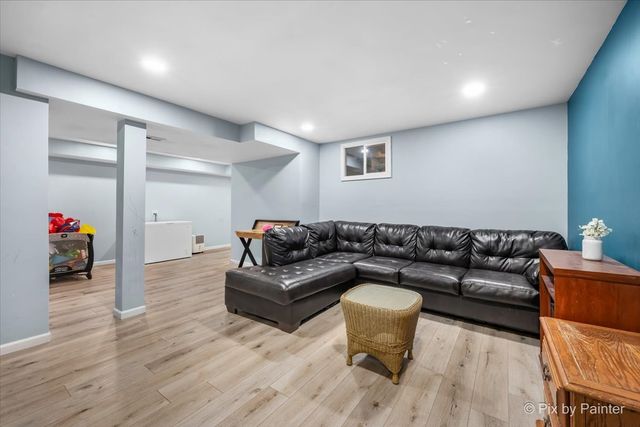 9416 Kemman Road, Hebron, IL 60034