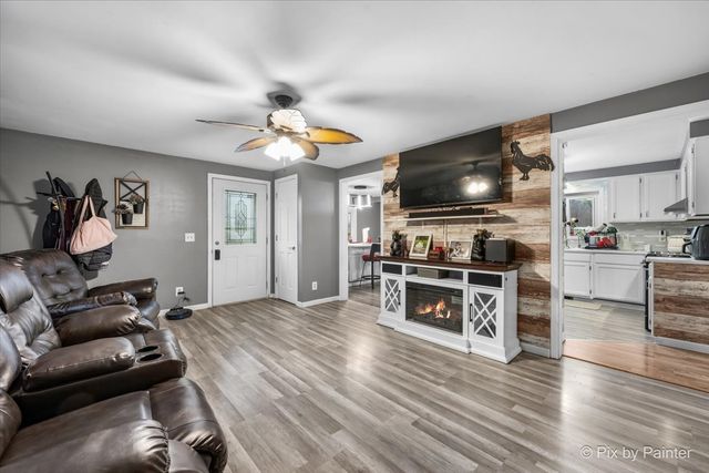 9416 Kemman Road, Hebron, IL 60034