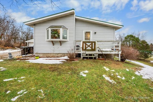 9416 Kemman Road, Hebron, IL 60034