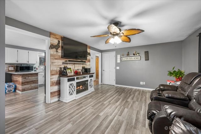 9416 Kemman Road, Hebron, IL 60034