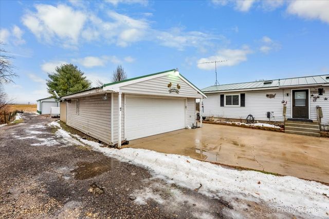 9416 Kemman Road, Hebron, IL 60034