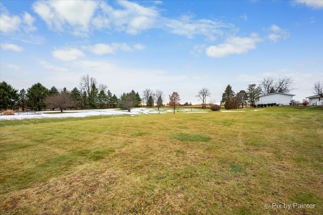 9416 Kemman Road, Hebron, IL 60034