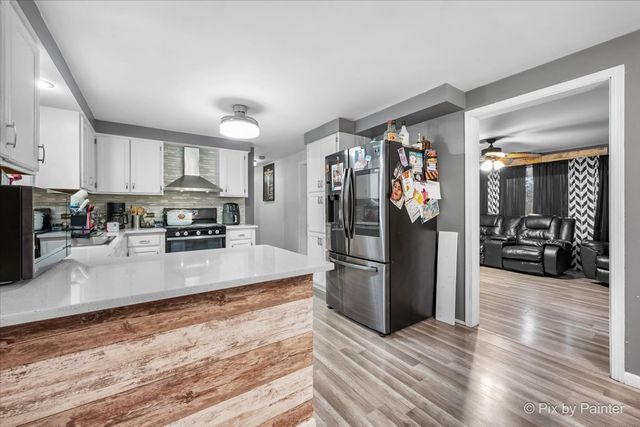 9416 Kemman Road, Hebron, IL 60034