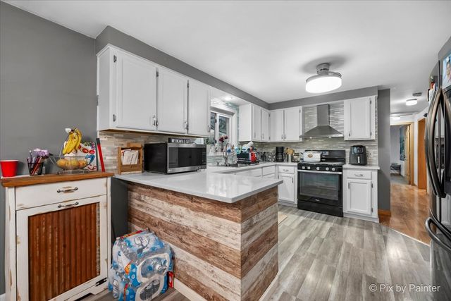 9416 Kemman Road, Hebron, IL 60034