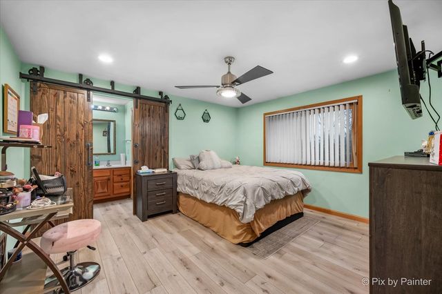 9416 Kemman Road, Hebron, IL 60034