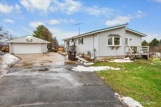 9416 Kemman Road, Hebron, IL 60034