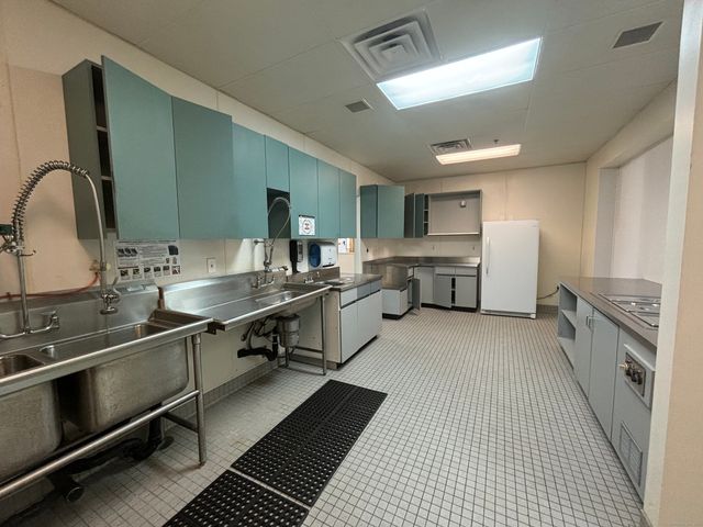 144 Main Street F, East Hartford, CT 06118