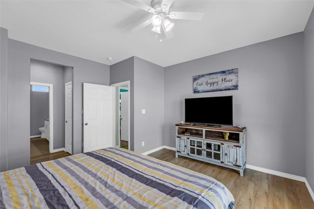 2476 Highway 87, Gilchrist, TX 77617