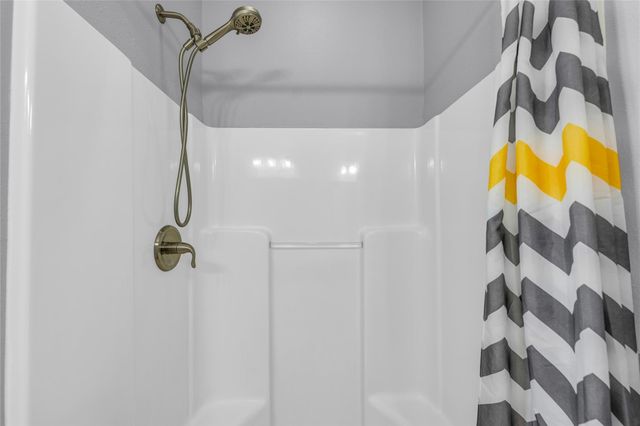 2476 Highway 87, Gilchrist, TX 77617