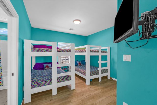 2476 Highway 87, Gilchrist, TX 77617