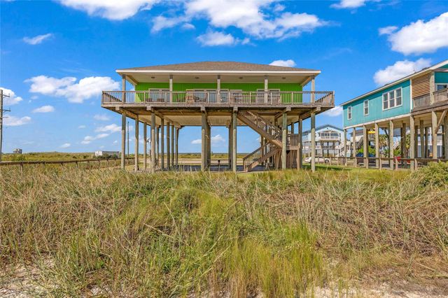 2476 Highway 87, Gilchrist, TX 77617