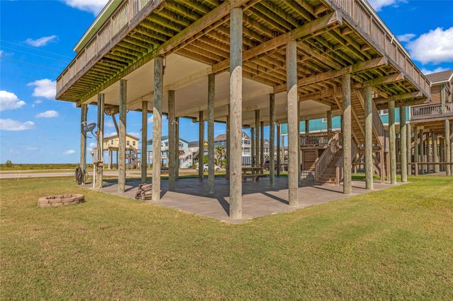 2476 Highway 87, Gilchrist, TX 77617