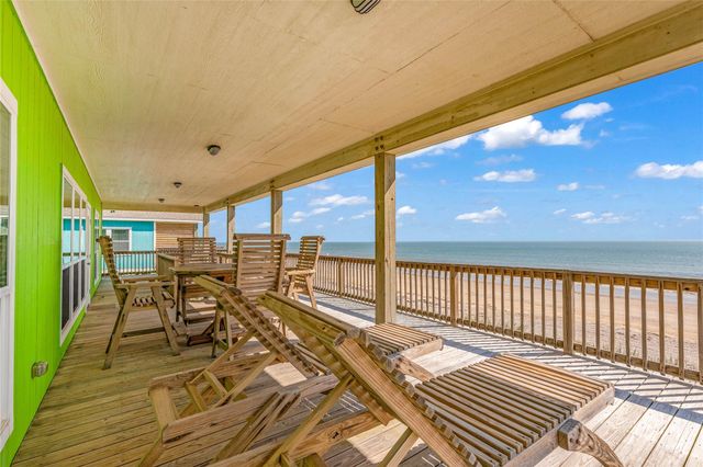 2476 Highway 87, Gilchrist, TX 77617