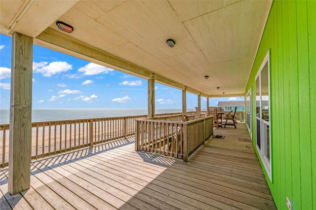 2476 Highway 87, Gilchrist, TX 77617